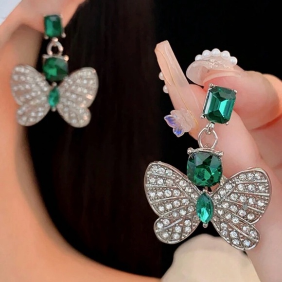 Glam Luxe Butterfly Emerald Rhinestone Drop Statement Earrings - Picture 6 of 6